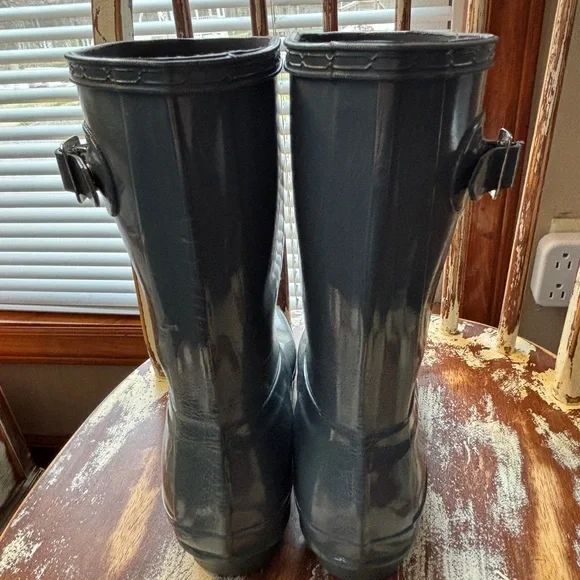 Hunter shorter rain boots size 8 gray Interior Logo Detail Rain Boot - Picture 2 of 10